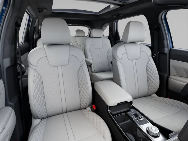 2026 Kia Sorento - view 15