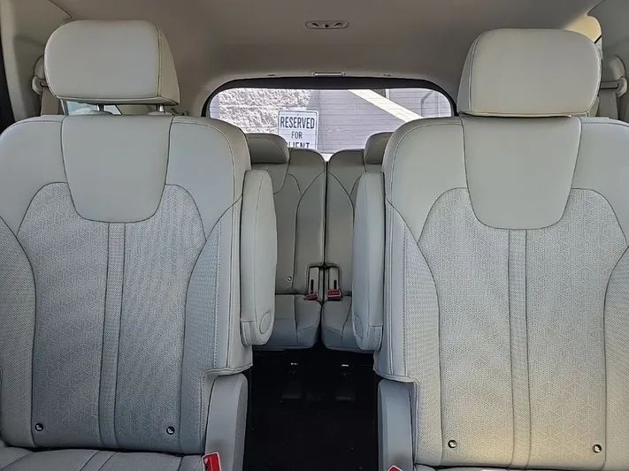 2023 Kia Sorento - view 28