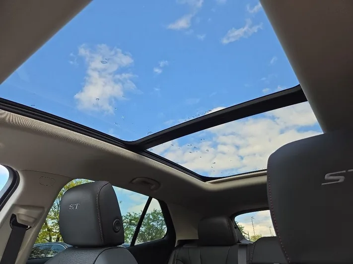 2023 Buick Envision - view 23