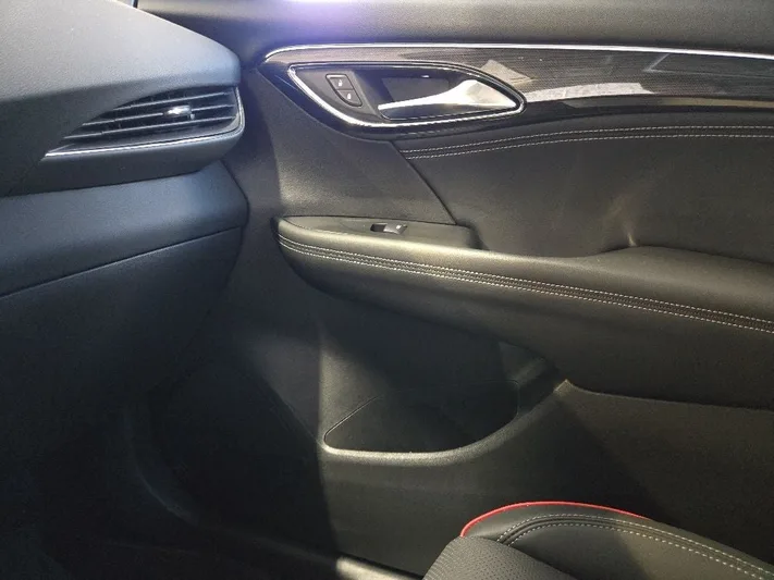 2023 Buick Envision - view 31