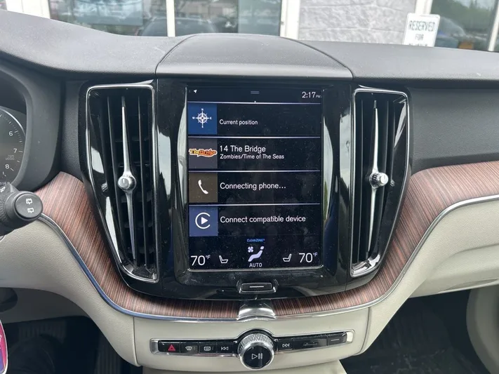 2021 Volvo XC60 - view 6