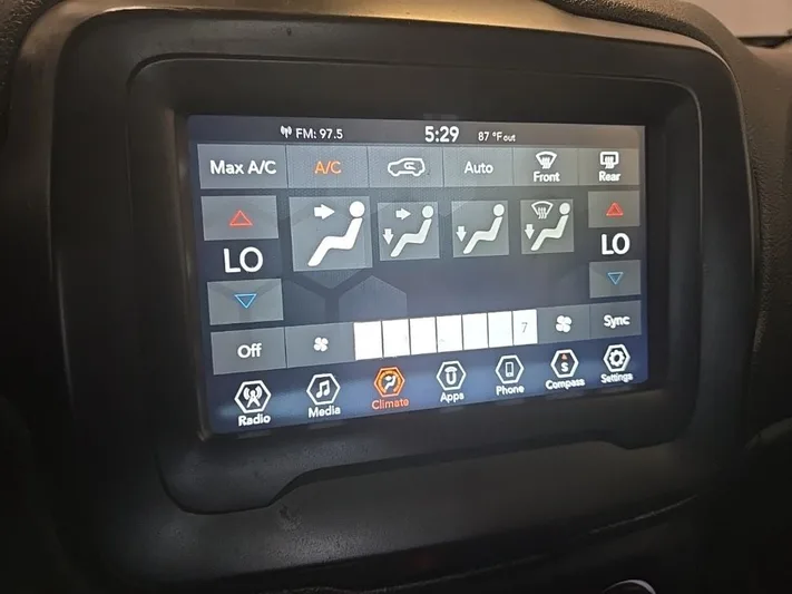 2021 Jeep Renegade - view 19