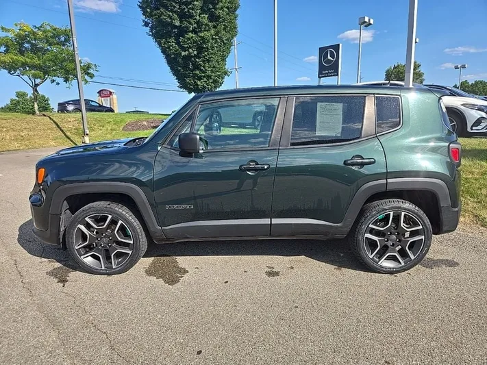 2021 Jeep Renegade - view 3
