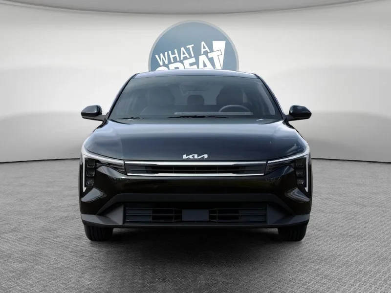 2026 Kia K4 LXS, photo 2