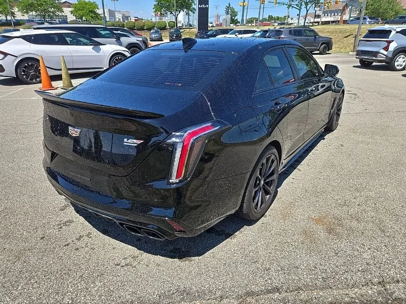 2023 Cadillac CT4 V-Series, photo 3