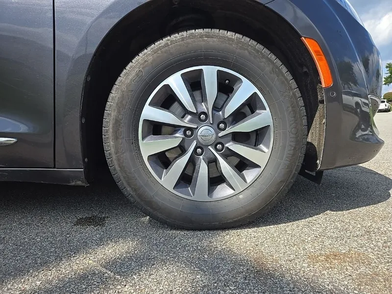 2020 Chrysler Pacifica Touring L Plus, photo 10