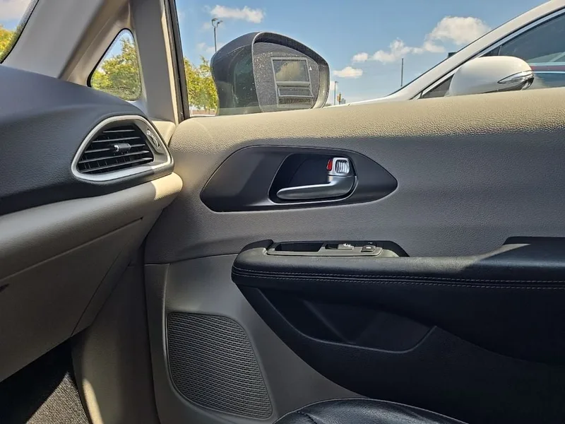 2020 Chrysler Pacifica Touring L Plus, photo 23