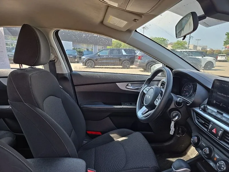 2023 Kia Forte LXS, photo 32