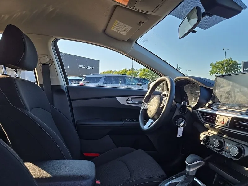 2023 Kia Forte LXS, photo 32