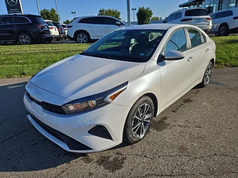 2023 Kia Forte LXS, photo 9