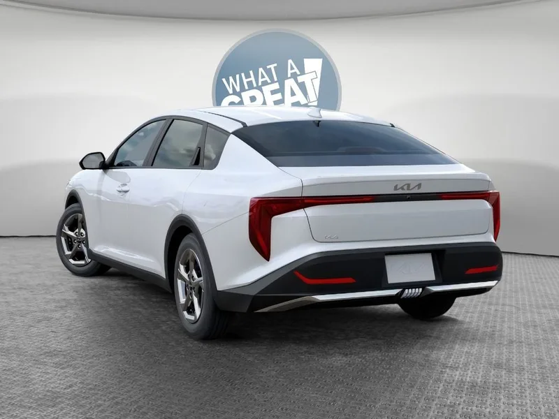 2026 Kia K4 LXS, photo 4