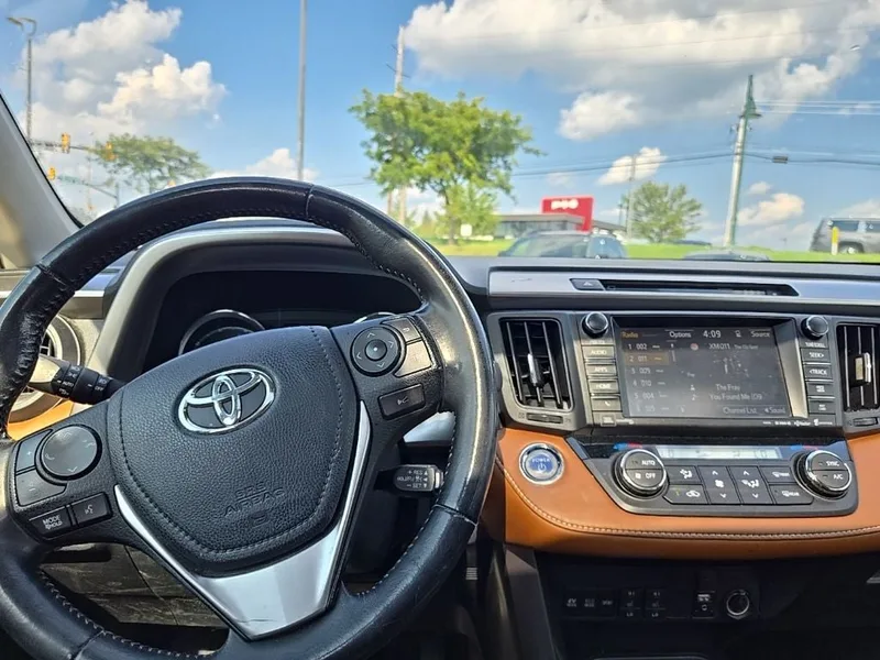 2017 Toyota RAV4 Hybrid Limited AWD, photo 32