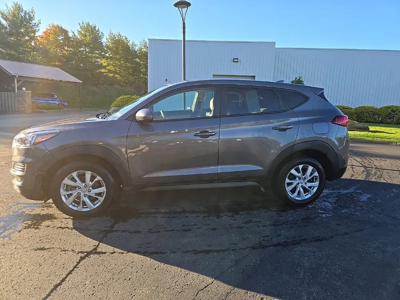 2021 Hyundai Tucson SE, photo 2