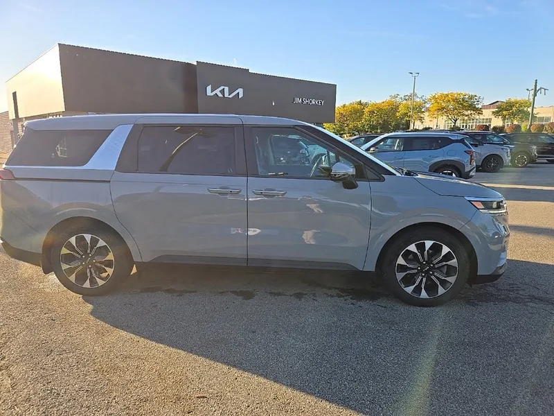 2024 Kia Carnival EX, photo 2