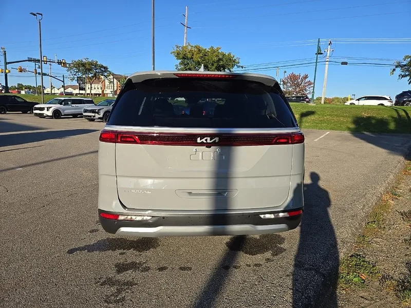 2024 Kia Carnival EX, photo 4