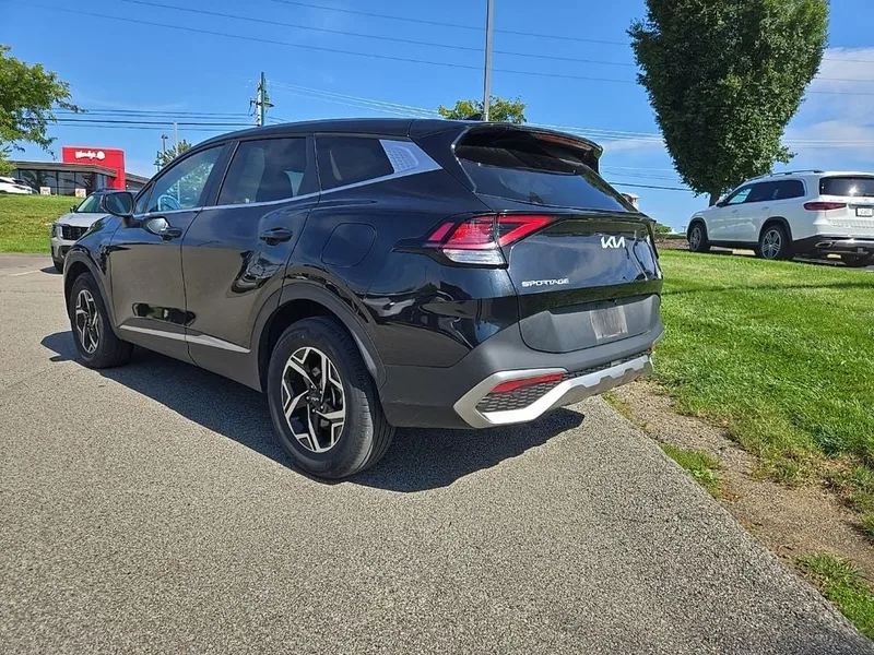 2023 Kia Sportage LX AWD, photo 7