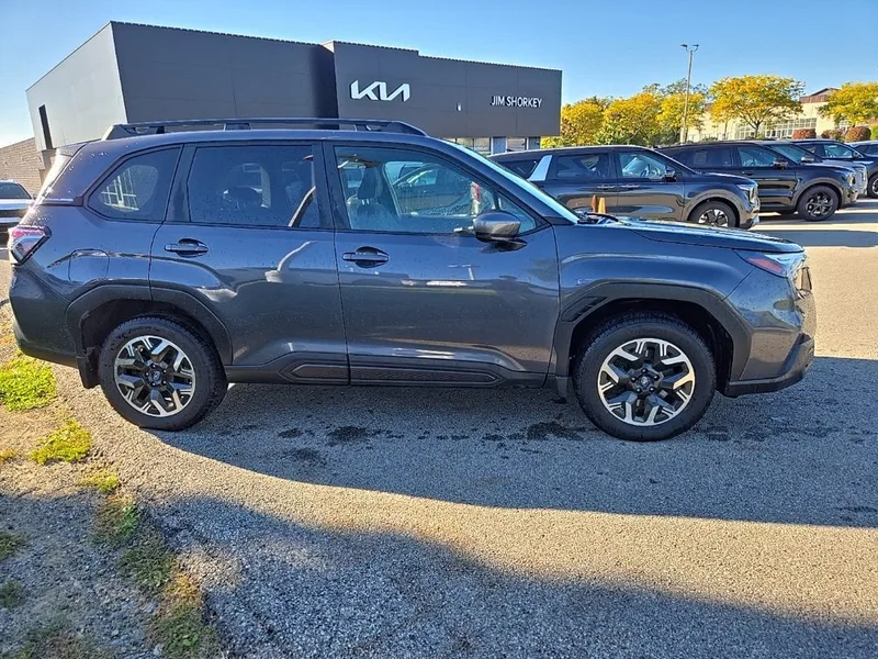 2025 Subaru Forester Premium Premium, photo 2